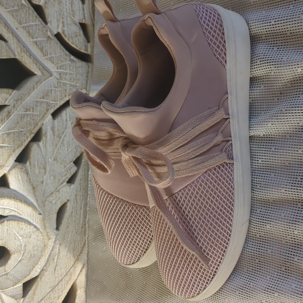 Big Buddha Size 9 Blush Slip on Shoes